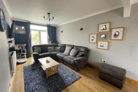 6 Bryncwar Road, Penygroes, Llanelli, SA14 7PG