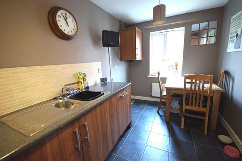 3 bedroom semi-detached house to rent, WITH PARKING - Linley Drive, Desborough