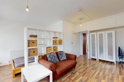 Studio to rent, Spring Street, W2 3RA