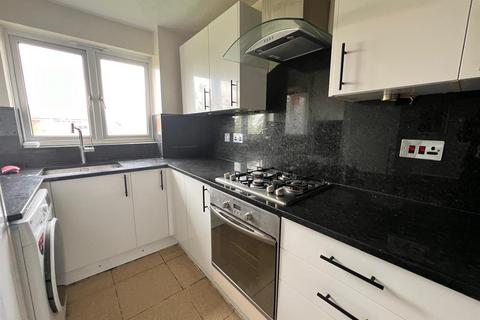 2 bedroom flat for sale, Express Drive, Goodmayes