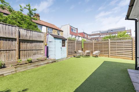 4 The Close, Richmond, TW9 4QW