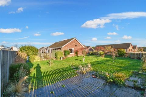 3 bedroom detached bungalow to rent, Suffield Close, North Walsham