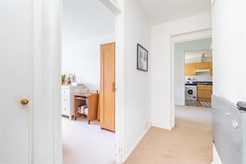 3 Chanctonbury Gardens, Sutton, SM2 6RG