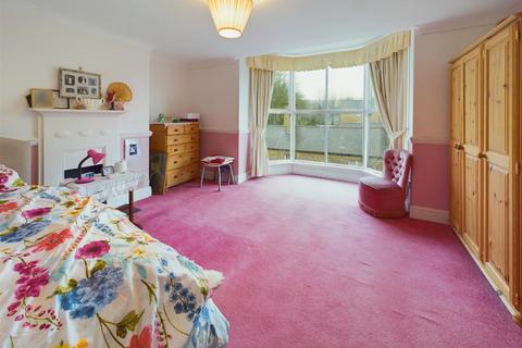 2 bedroom flat for sale, Broad Walk, Buxton