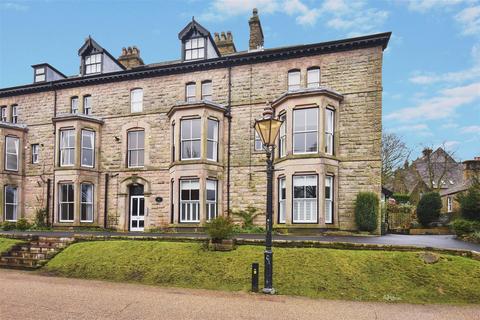 2 bedroom flat for sale, Broad Walk, Buxton