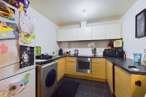 2 bedroom flat for sale, Bakewell Court, Buxton