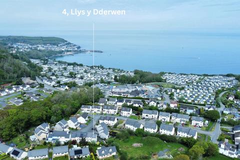 4 Llys Y Dderwen, New Quay, SA45 9SY
