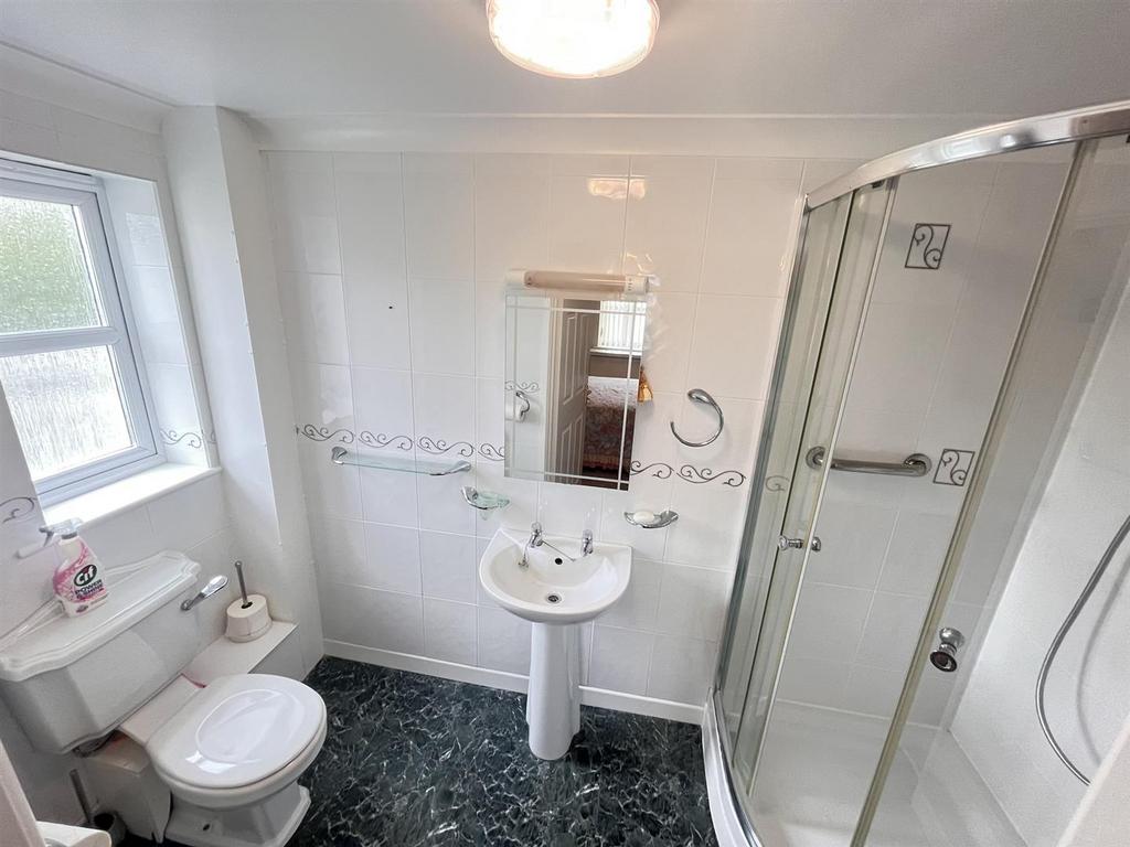 Ensuite shower room