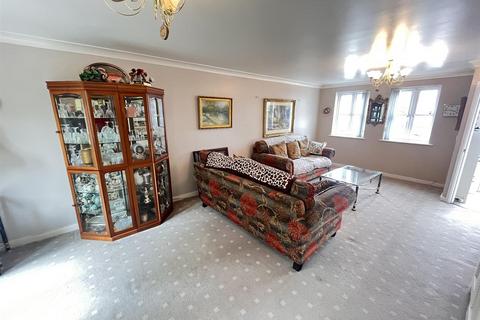 4 Llys Y Dderwen, New Quay, SA45 9SY