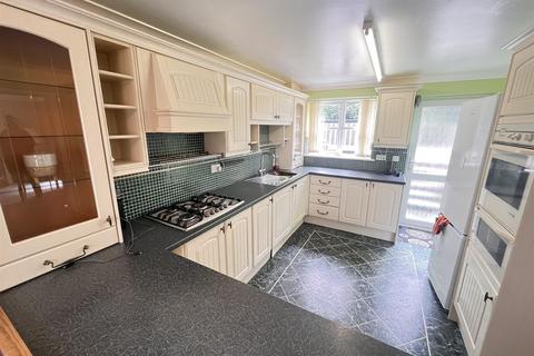 4 Llys Y Dderwen, New Quay, SA45 9SY
