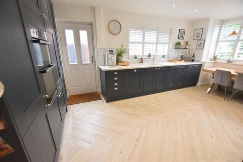 6 Birkdale, Waltham, Grimsby, DN37 0EL