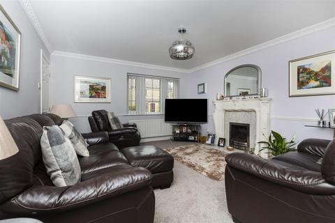 4 bedroom detached house for sale, Tree Top View, Queensbury, Bradford