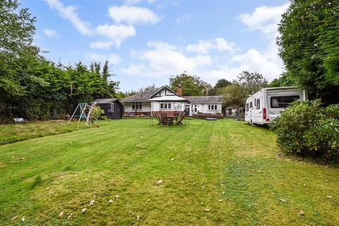88 Rownhams Lane, North Baddesley, Southampton, SO52 9HQ