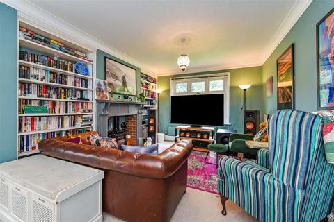 88 Rownhams Lane, North Baddesley, Southampton, SO52 9HQ