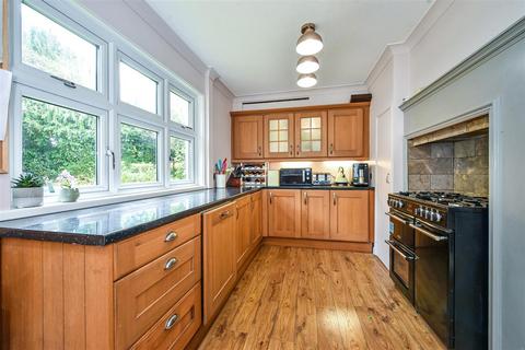 88 Rownhams Lane, North Baddesley, Southampton, SO52 9HQ