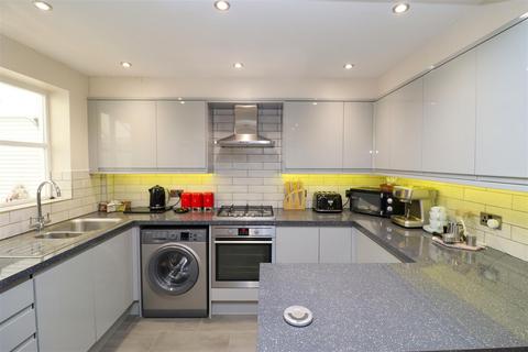 9 Barn Meadow Close, Church Crookham, Fleet, GU52 0YB