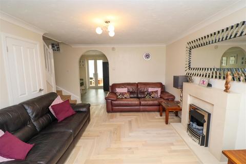 9 Barn Meadow Close, Church Crookham, Fleet, GU52 0YB