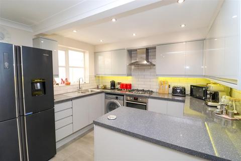 9 Barn Meadow Close, Church Crookham, Fleet, GU52 0YB