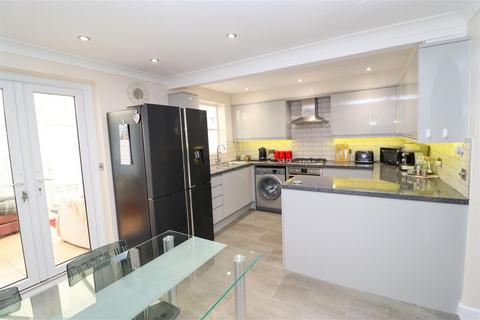 9 Barn Meadow Close, Church Crookham, Fleet, GU52 0YB