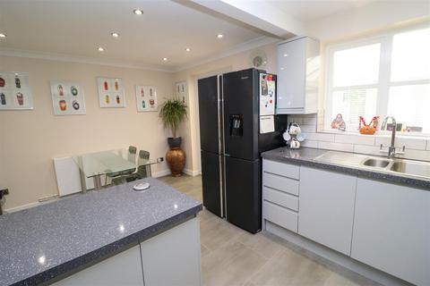 9 Barn Meadow Close, Church Crookham, Fleet, GU52 0YB