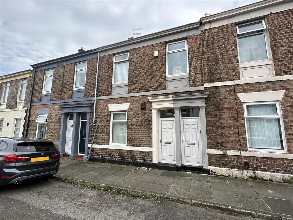 Grey Street, North Shields 2 bed ground floor flat £700 pcm (£162 pw)