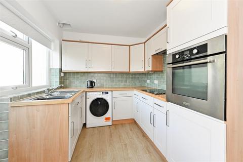 2 bedroom apartment to rent, Harefield Gardens, Middleton on Sea