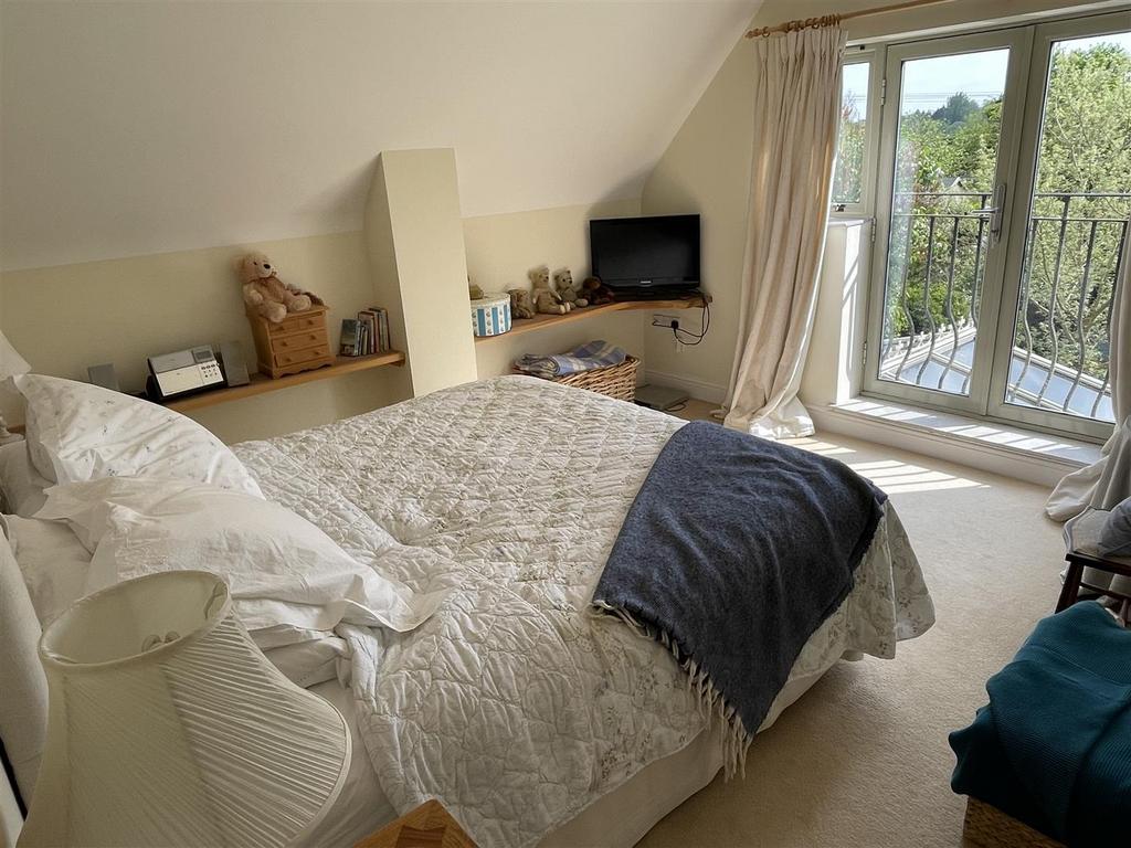 Bedroom 1.JPG