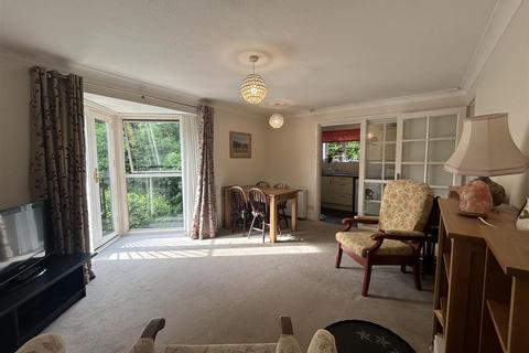 2 bedroom apartment for sale, Roseacre Gardens, Welwyn Garden City