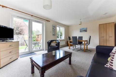 4 bedroom terraced house for sale, Waterside Drive, Chichester