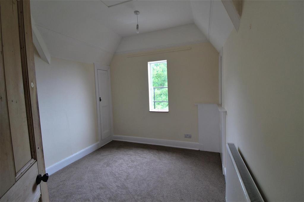 Bedroom 3 - 8 Wellington House.JPG