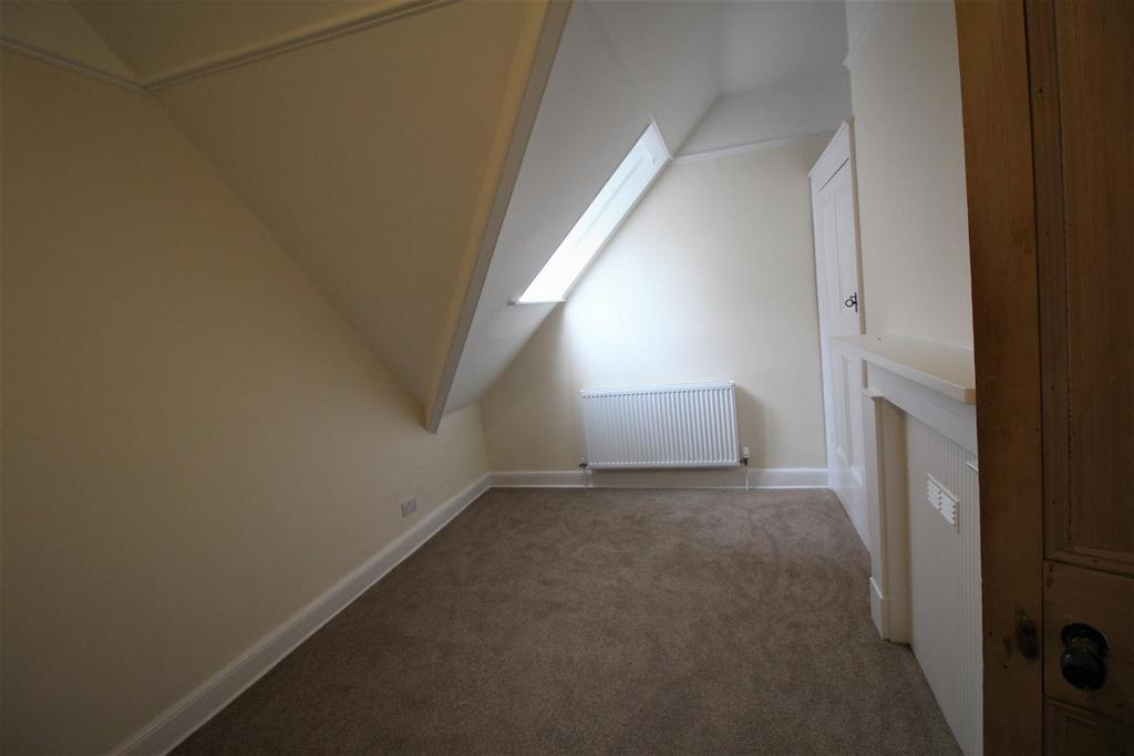 Bedroom 2 - 8 Wellington House.JPG