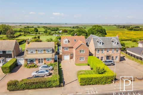 5 bedroom detached house for sale, Kirby Road, Walton On The Naze