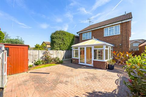 4 bedroom detached house for sale, Paddock Close, Leigh-On-Sea SS9