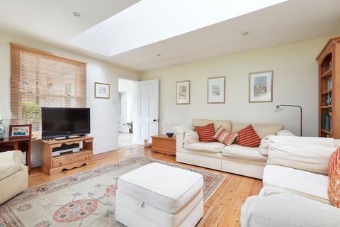 230 Hills Road, Cambridge, CB2 8QE