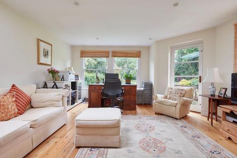 230 Hills Road, Cambridge, CB2 8QE