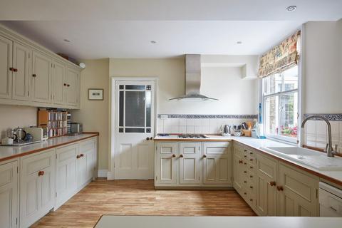 230 Hills Road, Cambridge, CB2 8QE