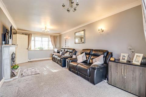 4 bedroom terraced house for sale, Turpins, Basildon SS14