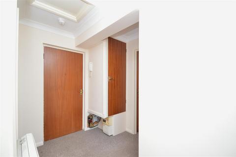 2 bedroom apartment for sale, Tennyson Road, Freshwater