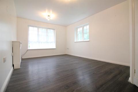 2 bedroom flat to rent, Colham Road, Uxbridge