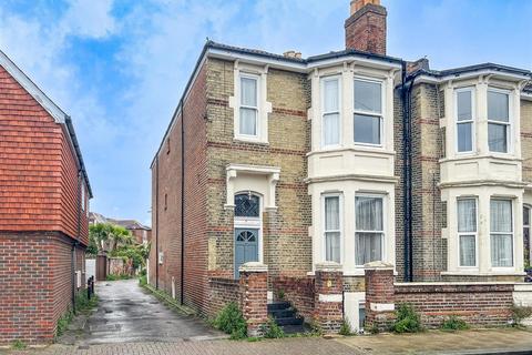 6 bedroom end of terrace house for sale, St. Edwards Road, Southsea