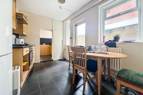 6 bedroom end of terrace house for sale, St. Edwards Road, Southsea