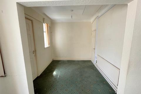 16 Wenham Place, Neath, SA11 3AH