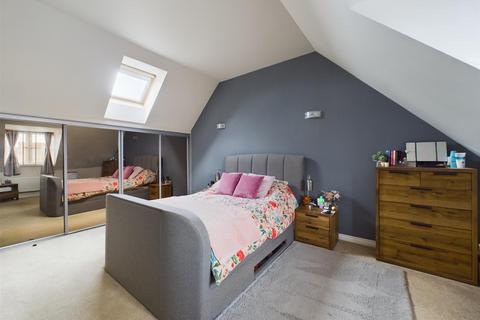 3 bedroom semi-detached house for sale, Kilnwood Vale, Faygate, Horsham