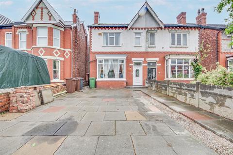 2 bedroom semi-detached house for sale, Dinorwic Road, Southport PR8