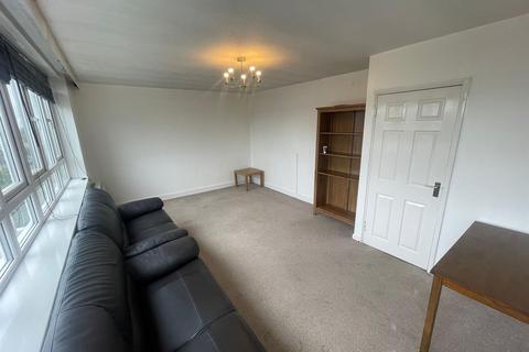 2 bedroom flat to rent, Bathurst Walk, Iver SL0