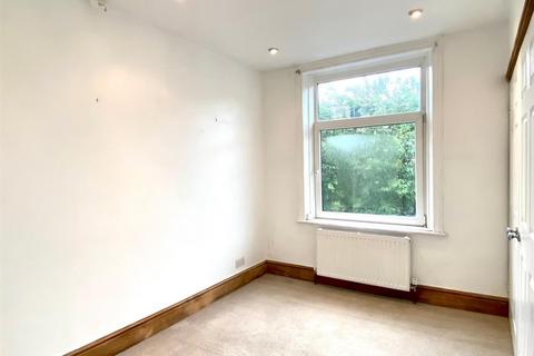 2 bedroom terraced house to rent, Richard Street, Brighouse