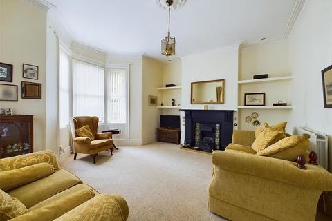 3 bedroom end of terrace house for sale, Kew Gardens, Whitley Bay