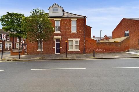 3 bedroom end of terrace house for sale, Kew Gardens, Whitley Bay