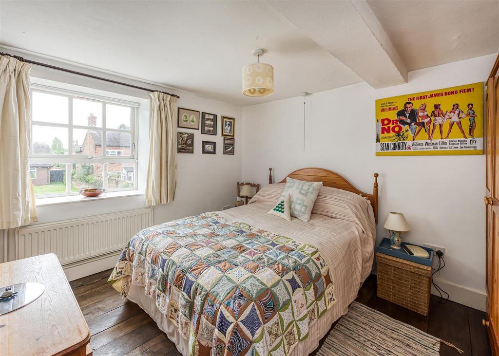 14 Park Street-bed2a.jpg