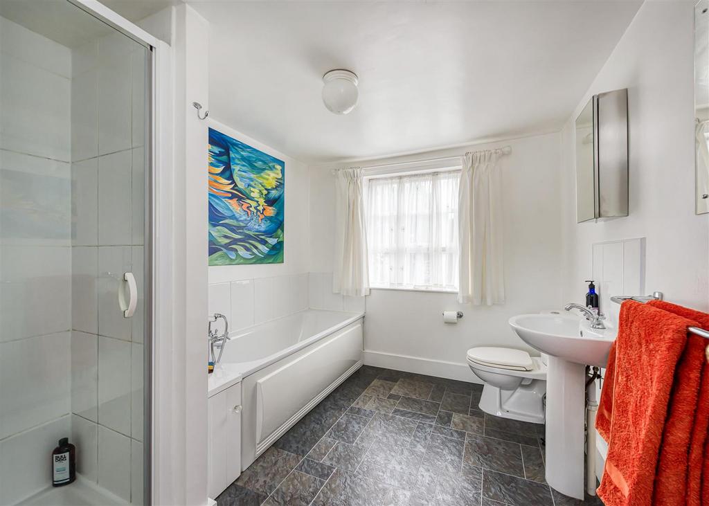14 Park Street-bathroom.jpg